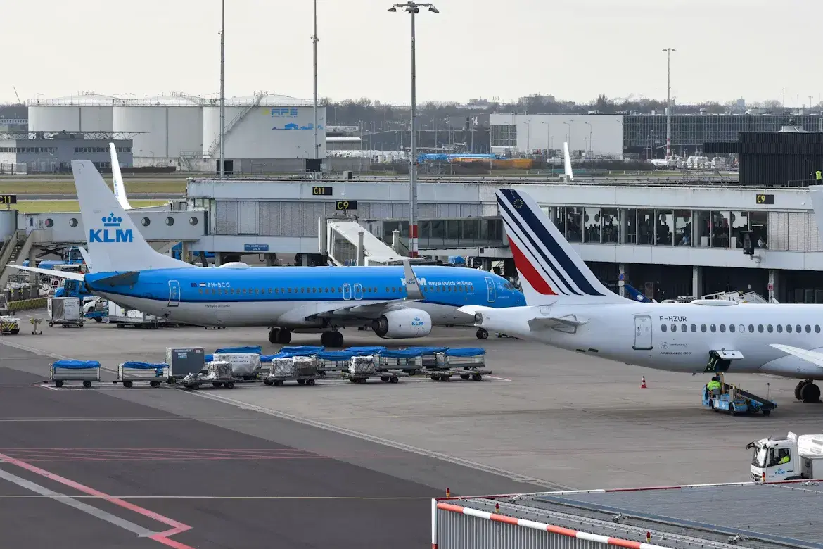 Best Time to Fly from the US to Amsterdam: Cheapest Months & Days
