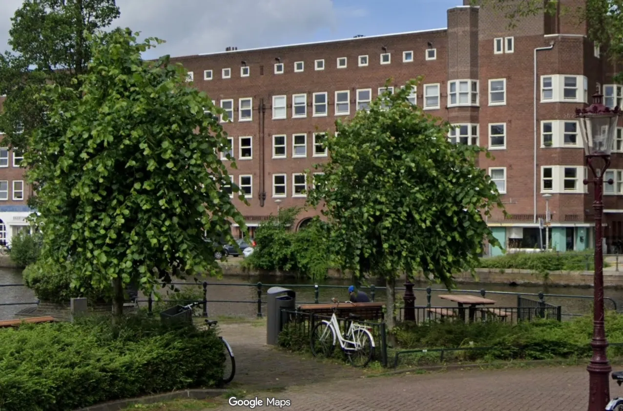 Schinkel & Jacob Van Lennep Canal Corner